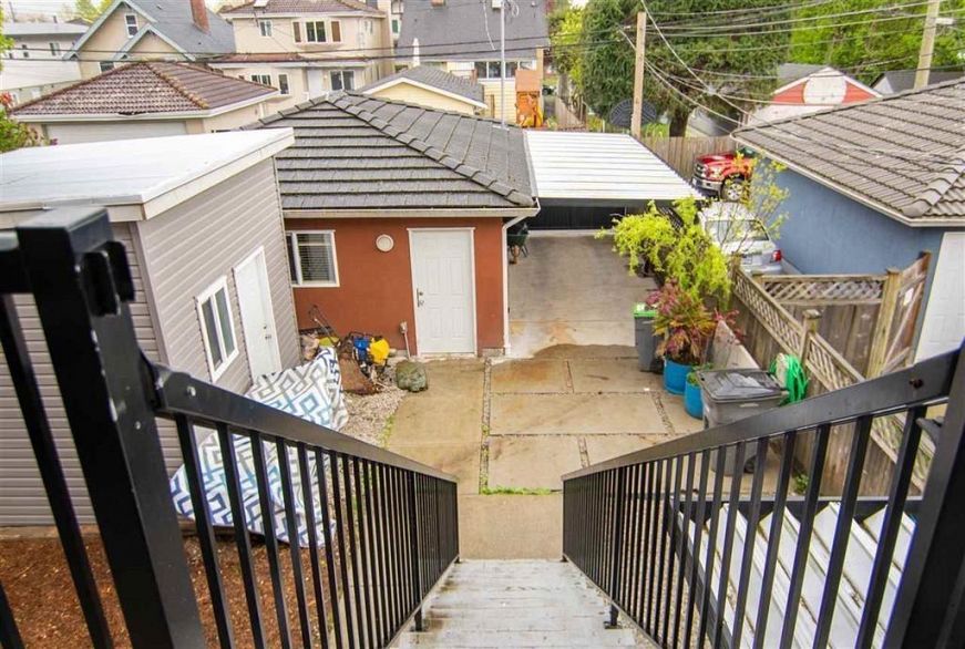 728 E 49th Avenue