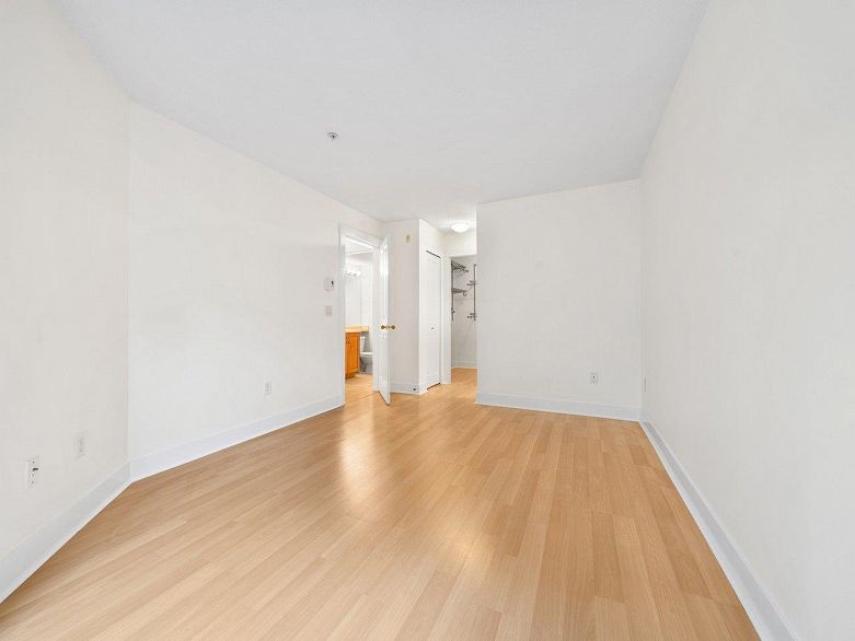 108 2338 Western Parkway