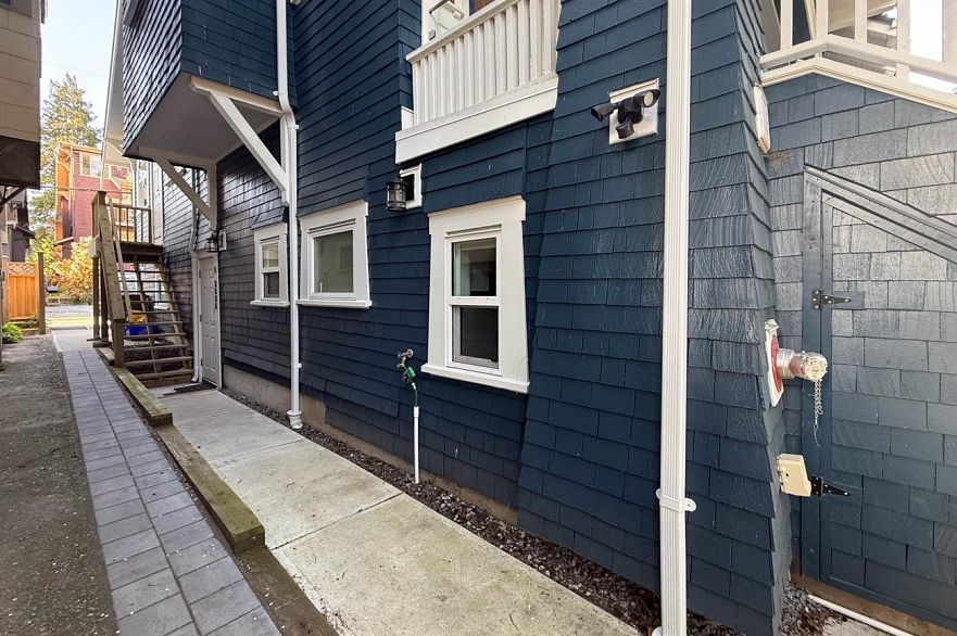 1 3536 POINT GREY ROAD, Vancouver BC V6R 1A8