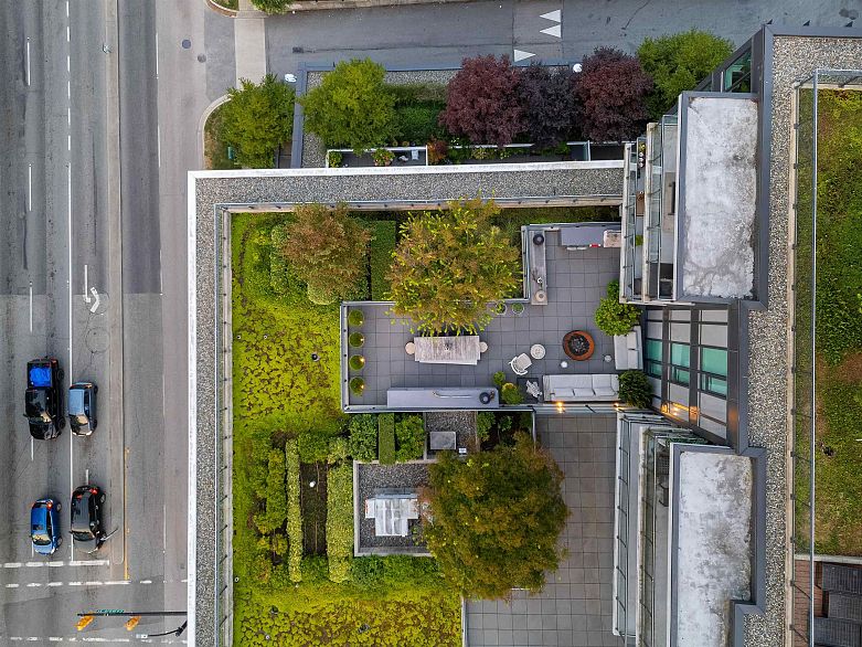 710 2888 Cambie Street