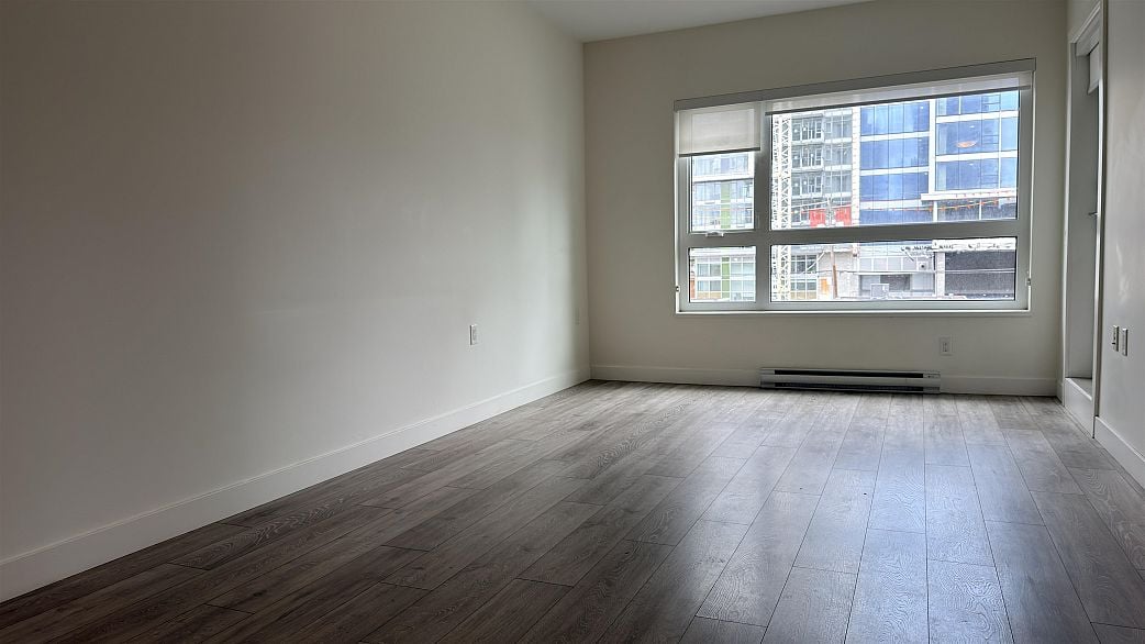 305 4468 DAWSON STREET, Burnaby BC V5C 4B9