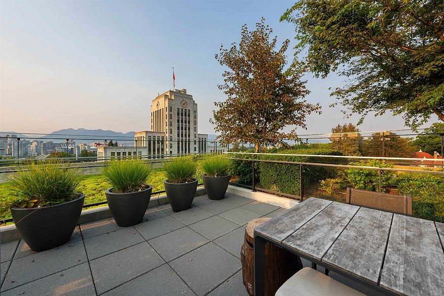 710 2888 Cambie Street