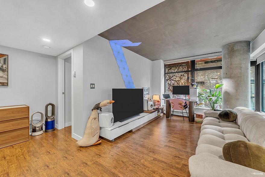 605 128 W Cordova Street