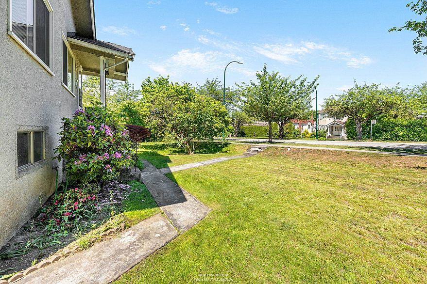 20 W King Edward Avenue
