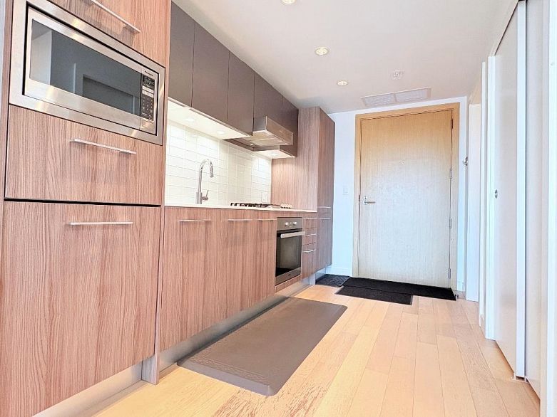 522 2220 Kingsway