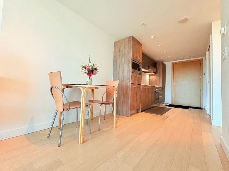 522 2220 Kingsway