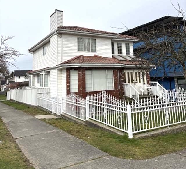 5095 Nanaimo Street