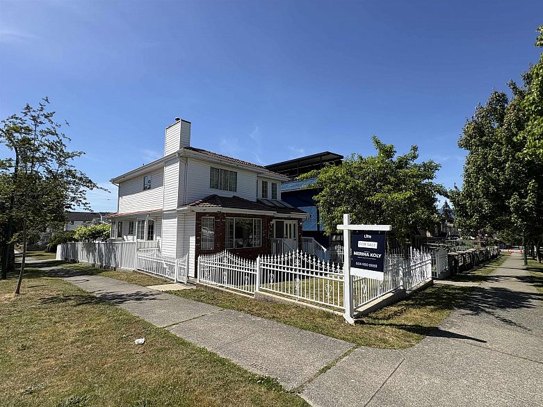 5095 Nanaimo Street