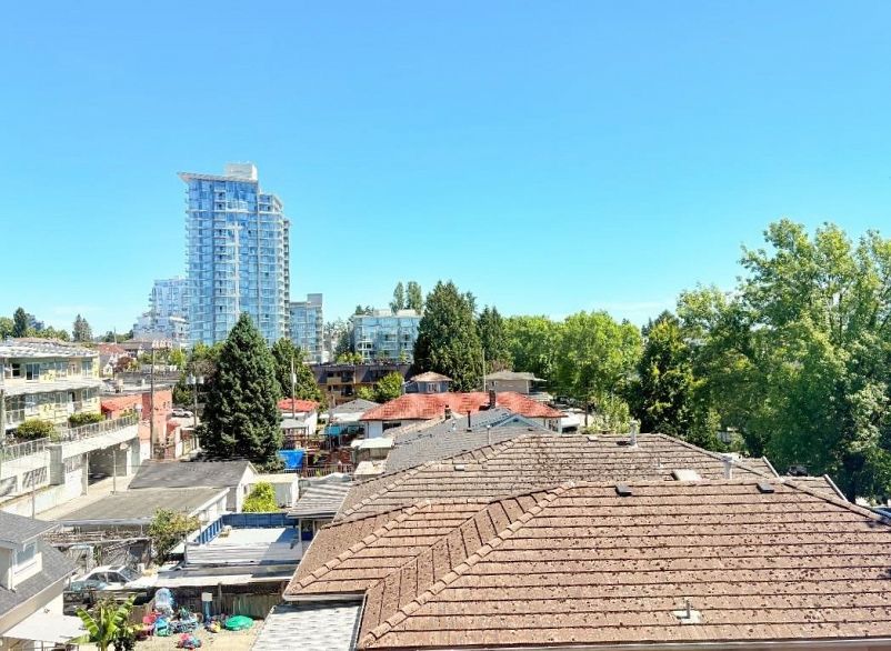 522 2220 Kingsway