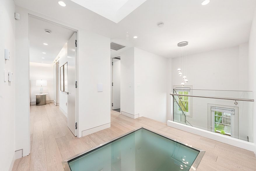 1407 W 33rd Avenue