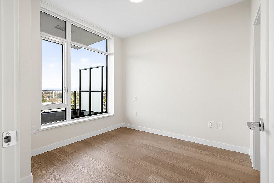 1307 6138 Birney Avenue