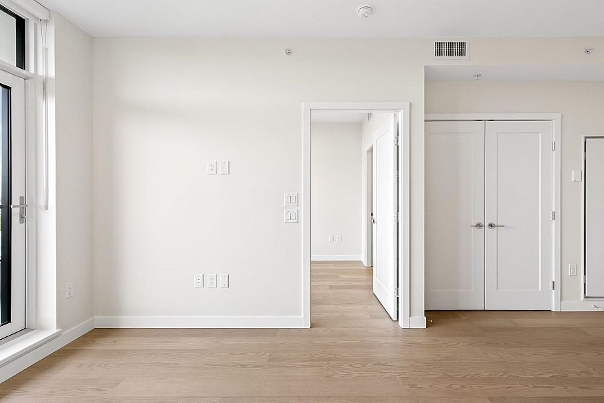 1307 6138 Birney Avenue