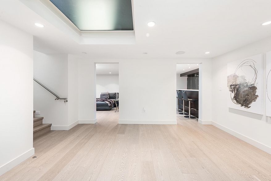 1407 W 33rd Avenue