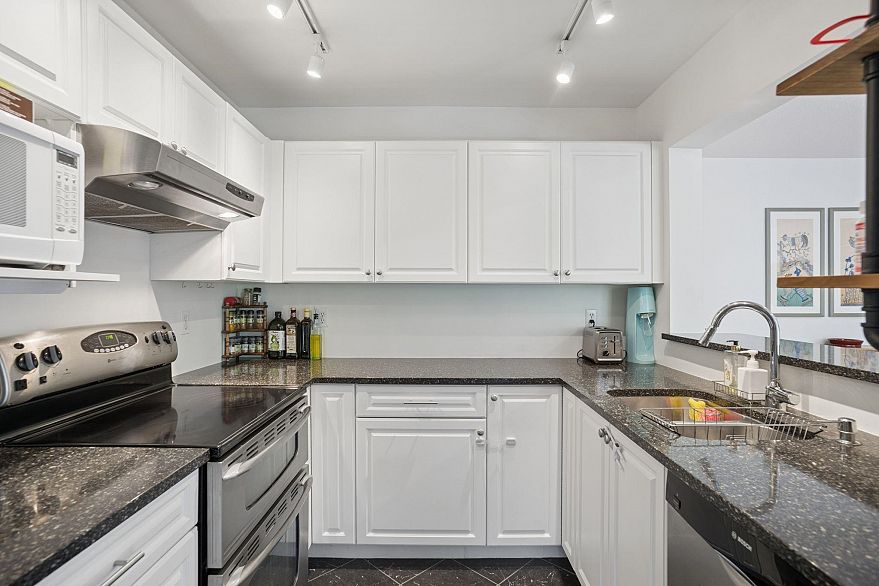 N302 628 W 13th Avenue