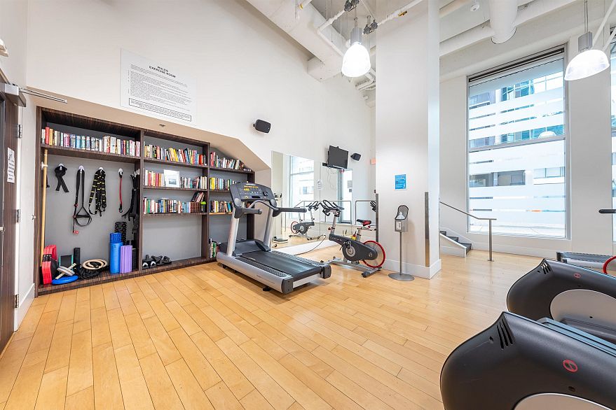 2707 1351 Continental Street