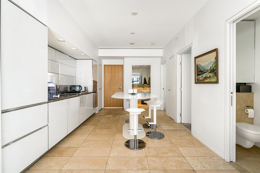 1406 838 W Hastings Street