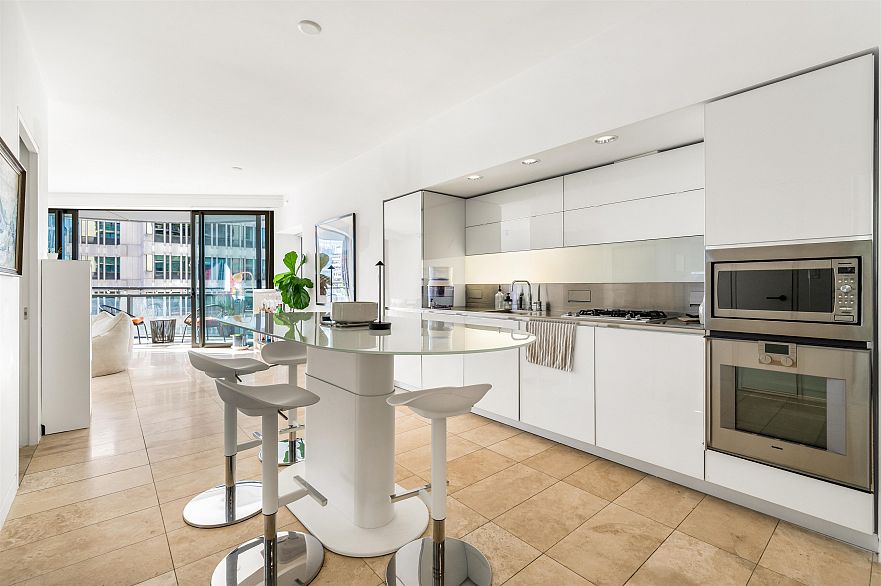 1406 838 W Hastings Street