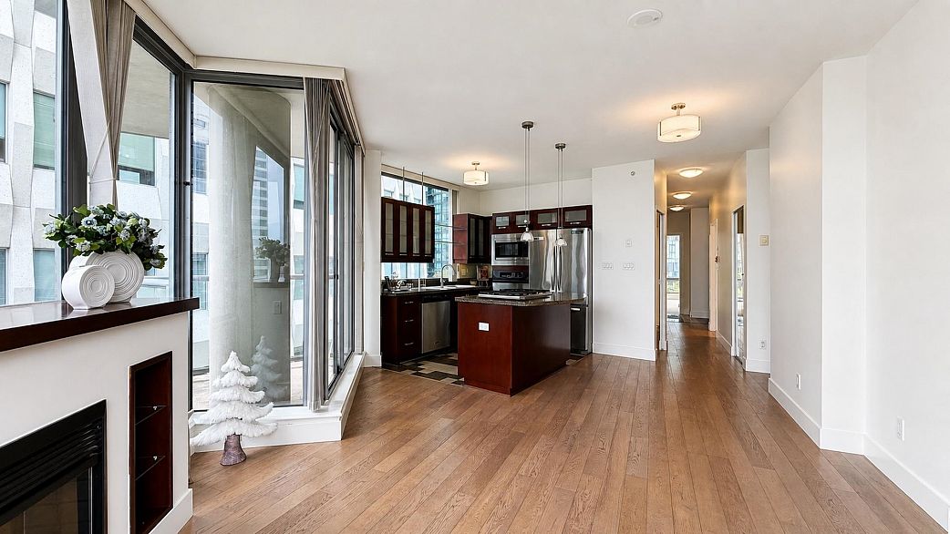 701 1228 W Hastings Street