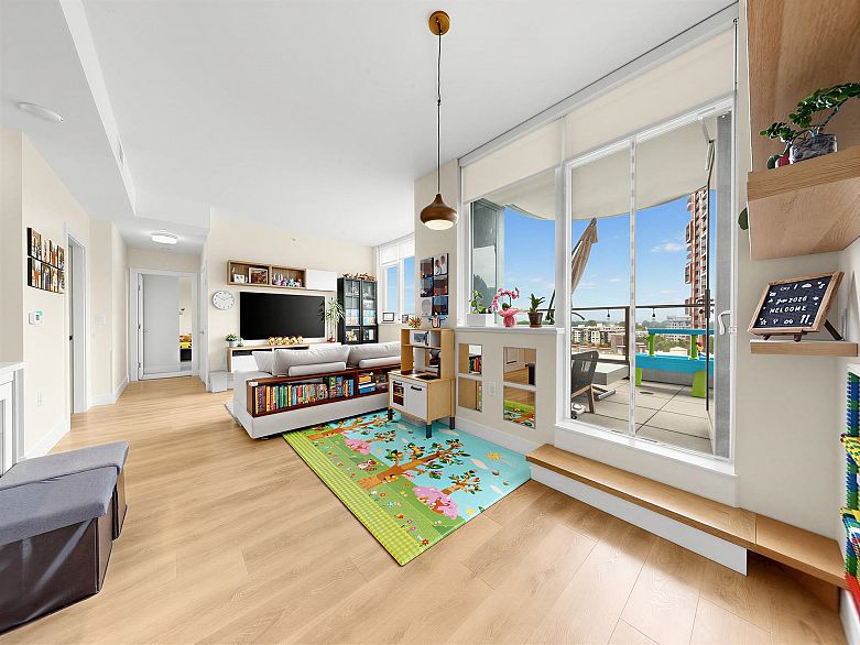 903 3451 Sawmill Crescent