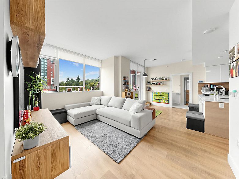 903 3451 Sawmill Crescent