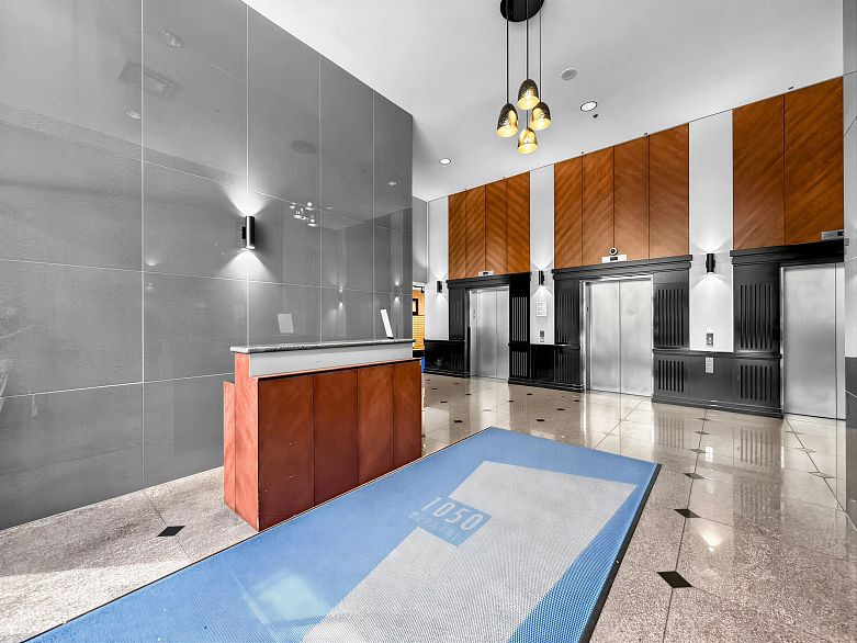 708 1050 Burrard Street