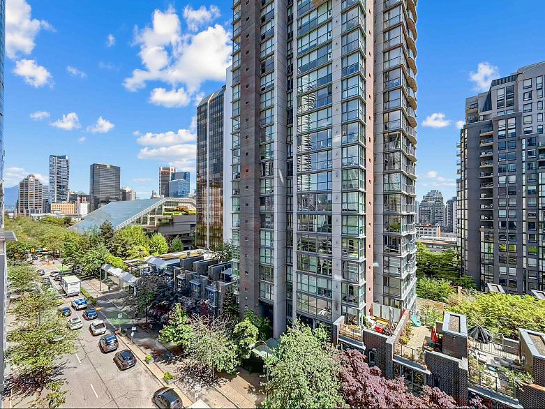 708 1050 Burrard Street