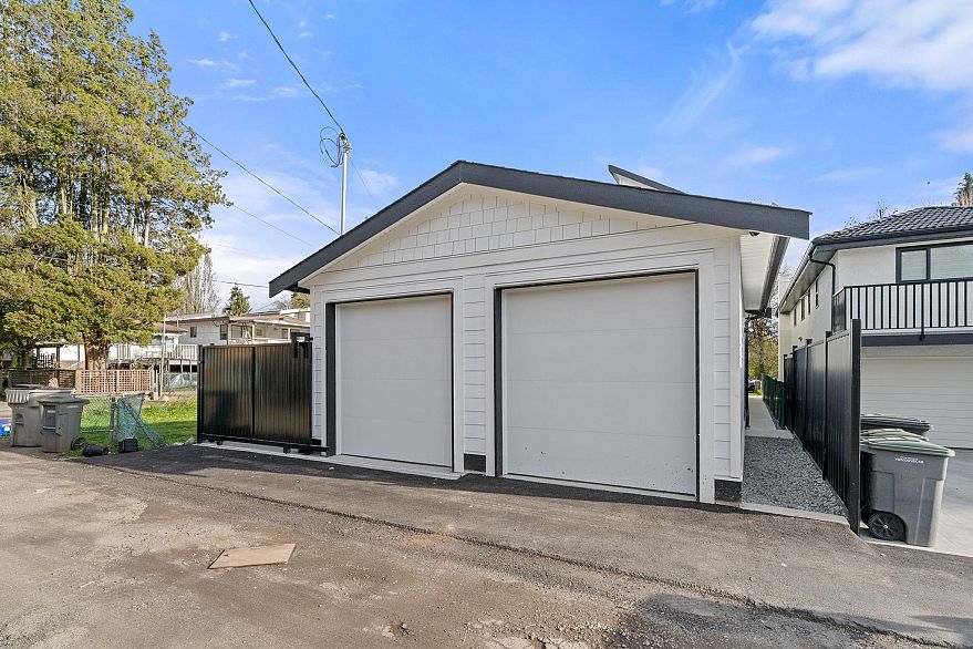 279 E 48th Avenue