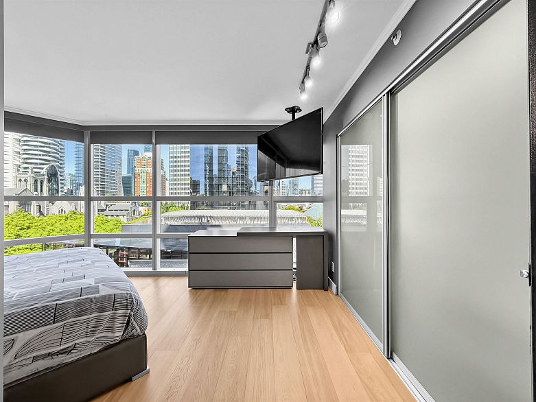 708 1050 Burrard Street