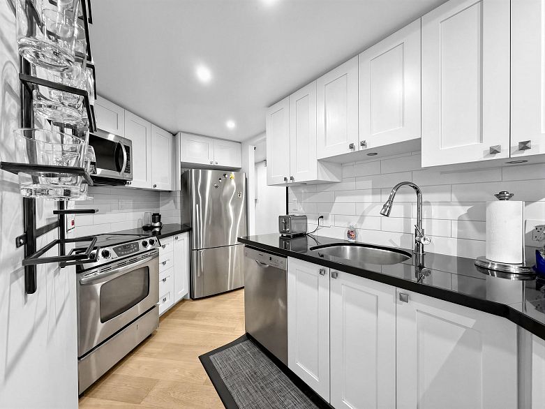 708 1050 Burrard Street