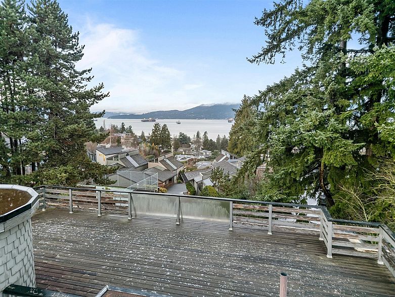 1995 Sasamat Place