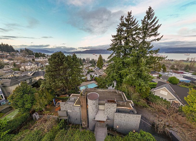 1995 Sasamat Place