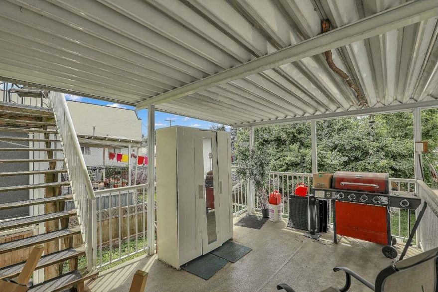4265 Slocan Street