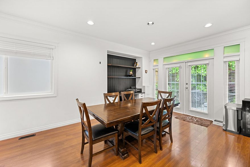 3887 Angus Crescent