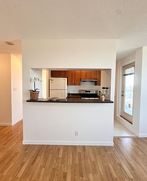2409 3663 Crowley Drive