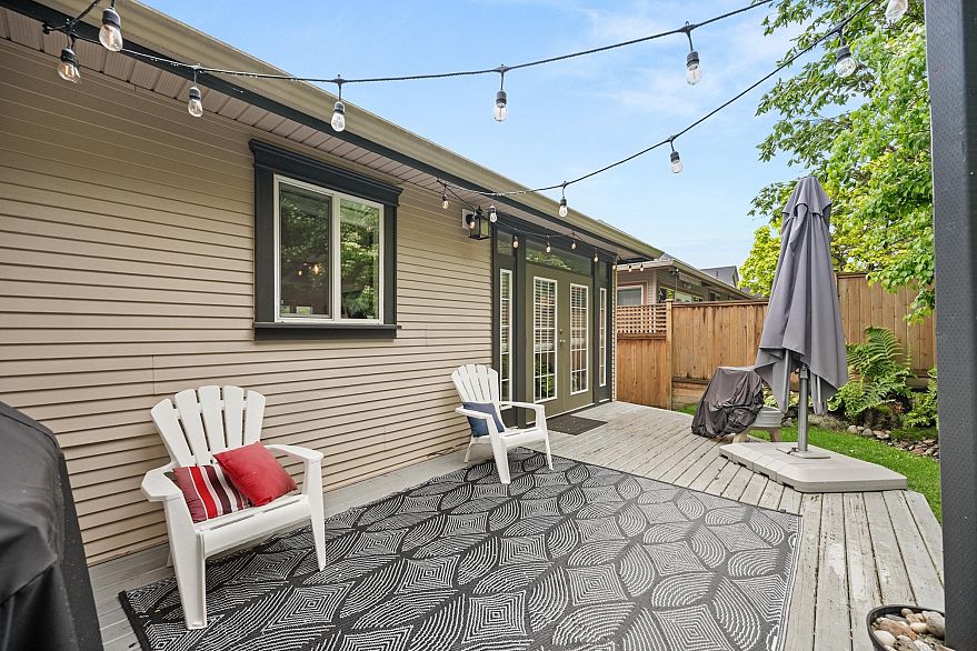 3887 Angus Crescent