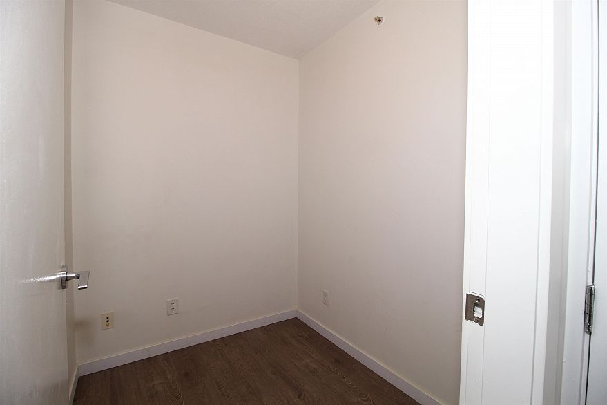703 480 Robson Street