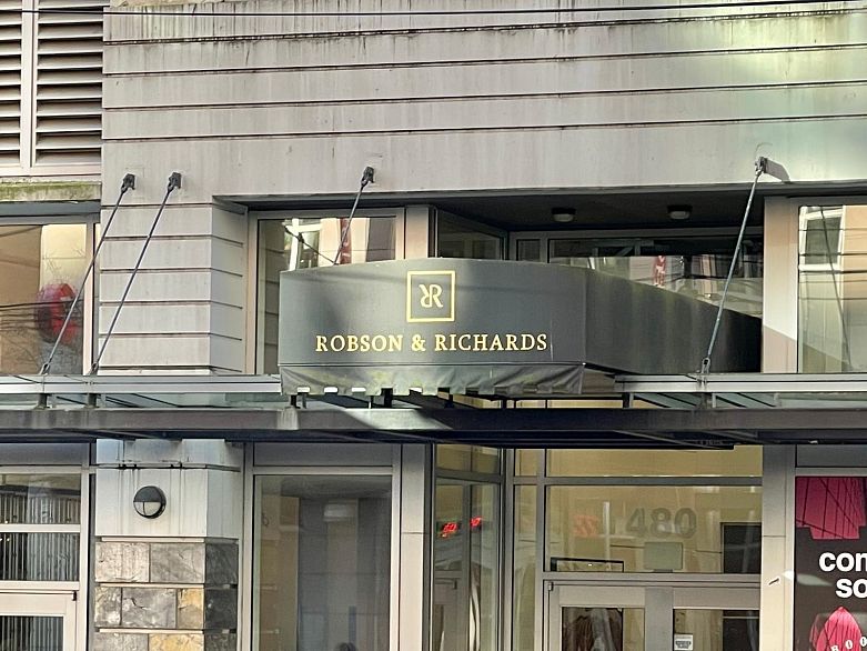 703 480 Robson Street