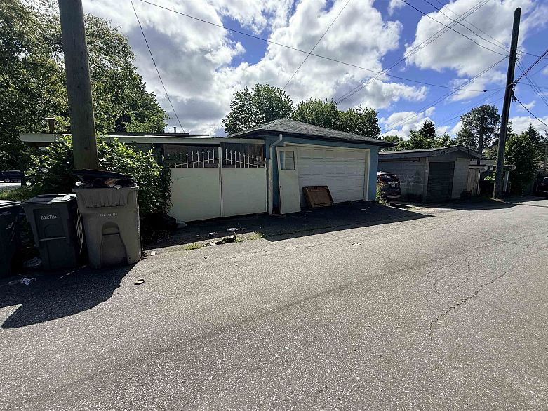 2815 Nanaimo Street