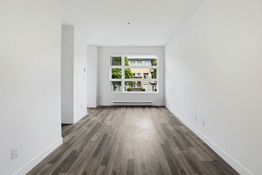 206 5632 Kings Road
