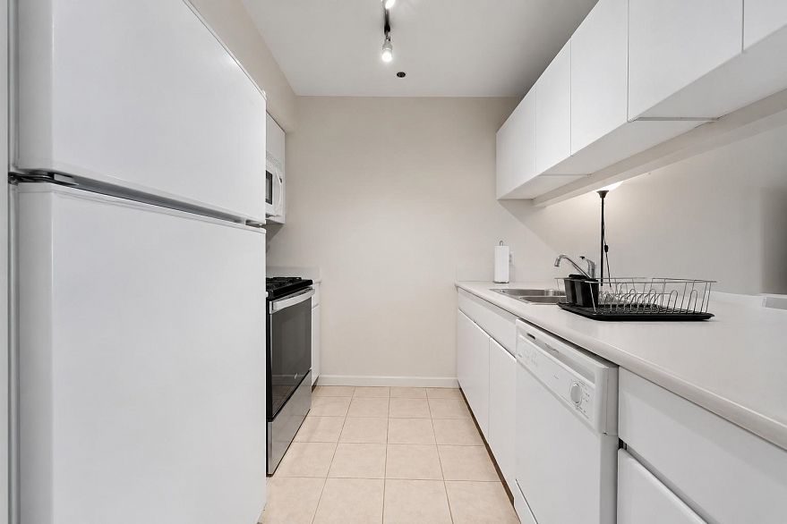 108 3250 W Broadway