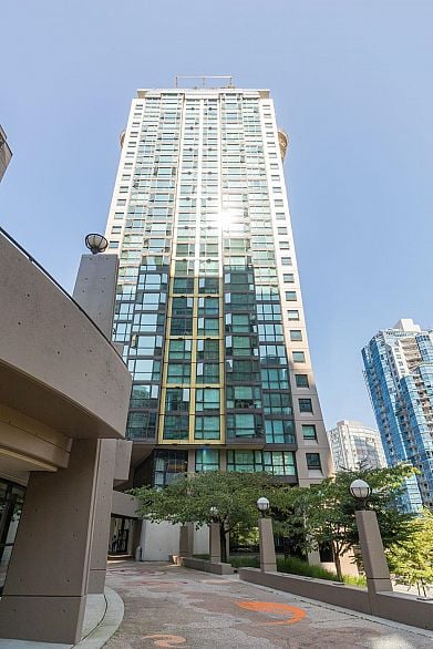 2803 1367 Alberni Street