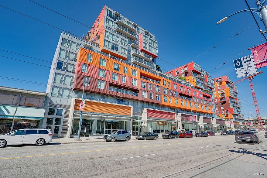 1004 933 E Hastings Street
