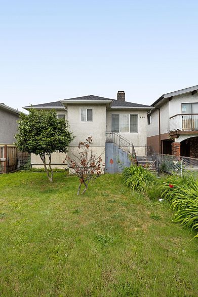 855 Nanaimo Street