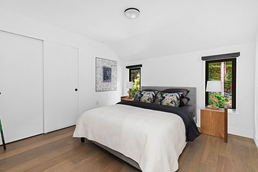 4328 Locarno Crescent
