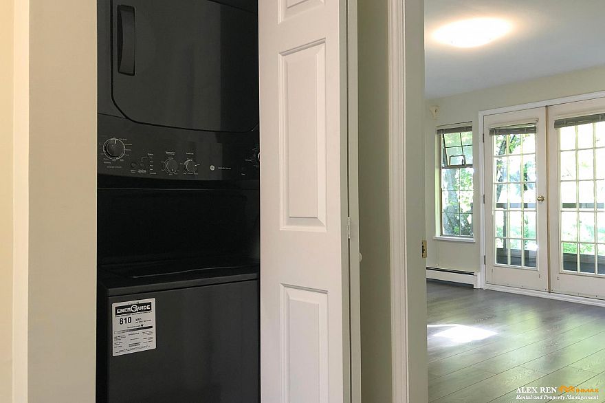 4396 W 11th Avenue