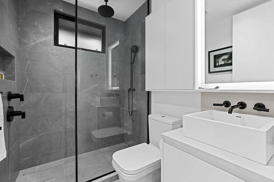 4328 Locarno Crescent
