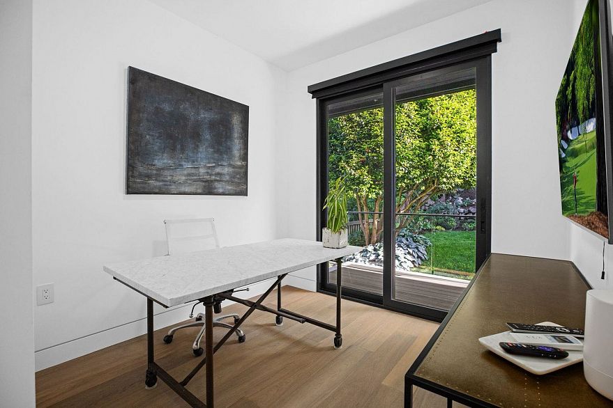 4328 Locarno Crescent