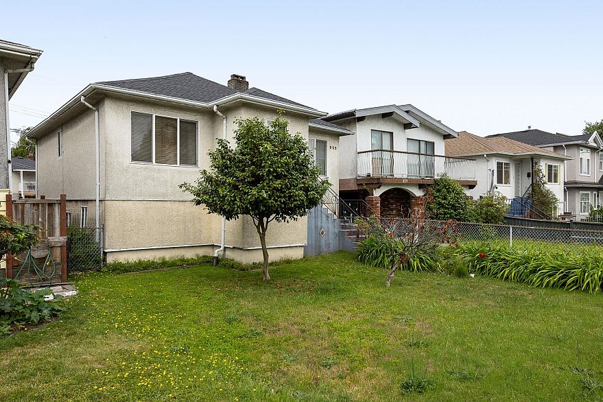 855 Nanaimo Street