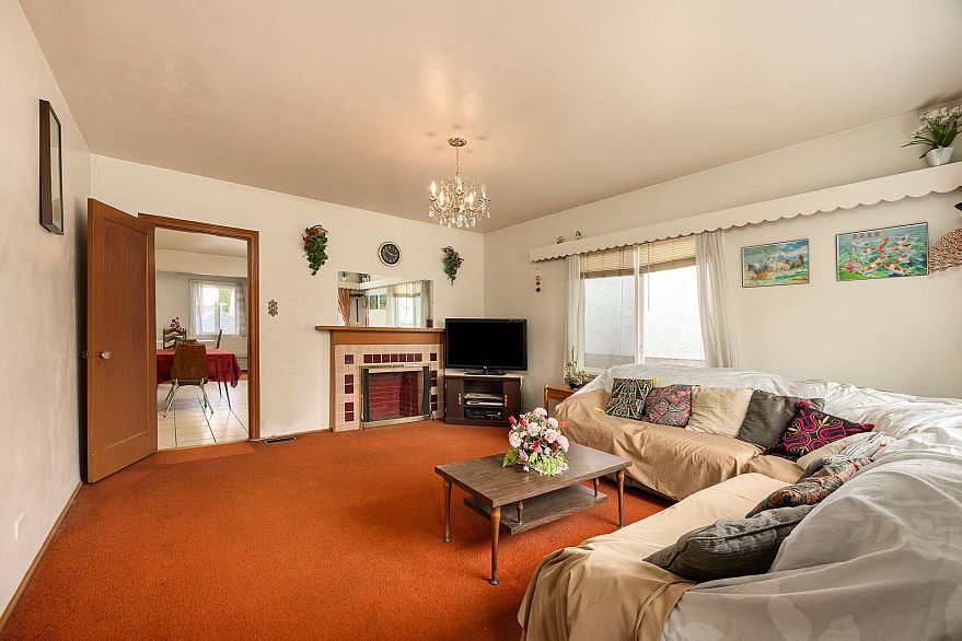 855 Nanaimo Street