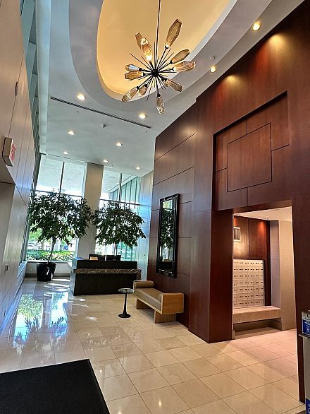 402 1777 Bayshore Drive